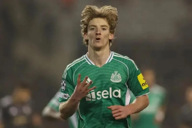 Selebrasi Anthony Gordon setelah mencetak gol keempatnya dalam pertandingan leg pertama playoff Liga Champions 2025/26 lawan Qarabag di Stadion Tofiq pada Rabu (18/2/2026). UEFA.com