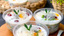 “Berbagai menu takjil populer menjelang berbuka puasa, mulai dari kolak, gorengan, hingga es buah, siap memanjakan selera dan menemani momen kebersamaan keluarga.”Brilio.net (ilustrasi takjil Ramadhan)