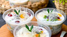 “Berbagai menu takjil populer menjelang berbuka puasa, mulai dari kolak, gorengan, hingga es buah, siap memanjakan selera dan menemani momen kebersamaan keluarga.”Brilio.net (ilustrasi takjil Ramadhan)