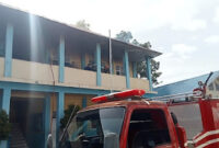 Kondisi bangunan kantin dan ruang kelas di SMP Negeri 2 Sungai Penuh pascakebakaran, Kamis (19/2/2026). Foto: wartasatu.info (digunakan dengan izin).