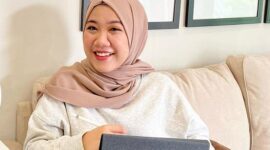 Potret Nadia Omara, kreator konten horor dan misteri Indonesia yang dikenal lewat kanal YouTube dengan jutaan subscriber. (Foto: Wikipedia)suarabrita.com