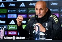 Pemain Juventus berebut bola dengan pemain Galatasaray pada laga leg pertama playoff 16 besar Liga Champions UEFA 2025/2026 di Istanbul. ANTARA/FOTO (diolah).suarabrita.com