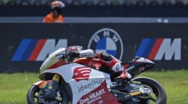 Pembalap Indonesia Mario Suryo Aji dari tim Idemitsu Honda Team Asia memacu motornya saat sesi kualifikasi Moto2 2026 di Sirkuit Internasional Chang, Buriram, Thailand, Sabtu (28/2/2026). Mario akan memulai balapan dari posisi kesembilan.