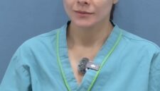 Wulan Guritno saat menjalani perawatan kulit dan operasi plastik di Korea Selatan untuk mendapatkan kulit lebih kencang dan sehat. Foto: Wolipop/Detikcom/suarabrita.com