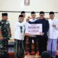Wali Kota Sungai Penuh, Alfin, bersama Wakil Wali Kota Azhar Hamzah menghadiri kegiatan Safari Ramadhan di Masjid Nurul Falah, Desa Kumun Mudik, Kecamatan Kumun Debai, Kota Sungai Penuh, sekaligus menyerahkan bantuan CSR dari Bank Jambi untuk pembangunan masjid./suarabrita.com 