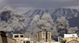 Ilustrasi - Serangan Amerika Serikat dan Israel di wilayah pemukiman penduduk Iran.