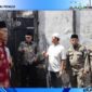 ali Kota Sungai Penuh Alfin bersama Wakil Wali Kota Azhar Hamzah menyerahkan bantuan kepada warga korban kebakaran di Desa Koto Tinggi, Kecamatan Sungai Bungkal, Jumat (8/5/2026).