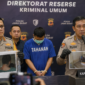 Konferensi pers pengungkapan kasus dugaan penyekapan dan penganiayaan yang menjerat seorang pria di Bandung. Polisi menyebut tersangka mengakui perbuatannya dan mengaku berada di bawah pengaruh alkohol saat kejadian
