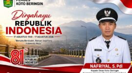 Keterangan Foto: Kepala Desa Koto Beringin, Kecamatan Hamparan Rawang, Nariyal, S.Pd.I, menyampaikan ucapan Selamat Hari Ulang Tahun (HUT) ke-81 Kemerdekaan Republik Indonesia serta mengajak masyarakat memperkuat persatuan, gotong royong, dan semangat membangun desa demi kemajuan bersama.